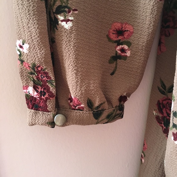 Dress with lace trim - Picture 8 of 12